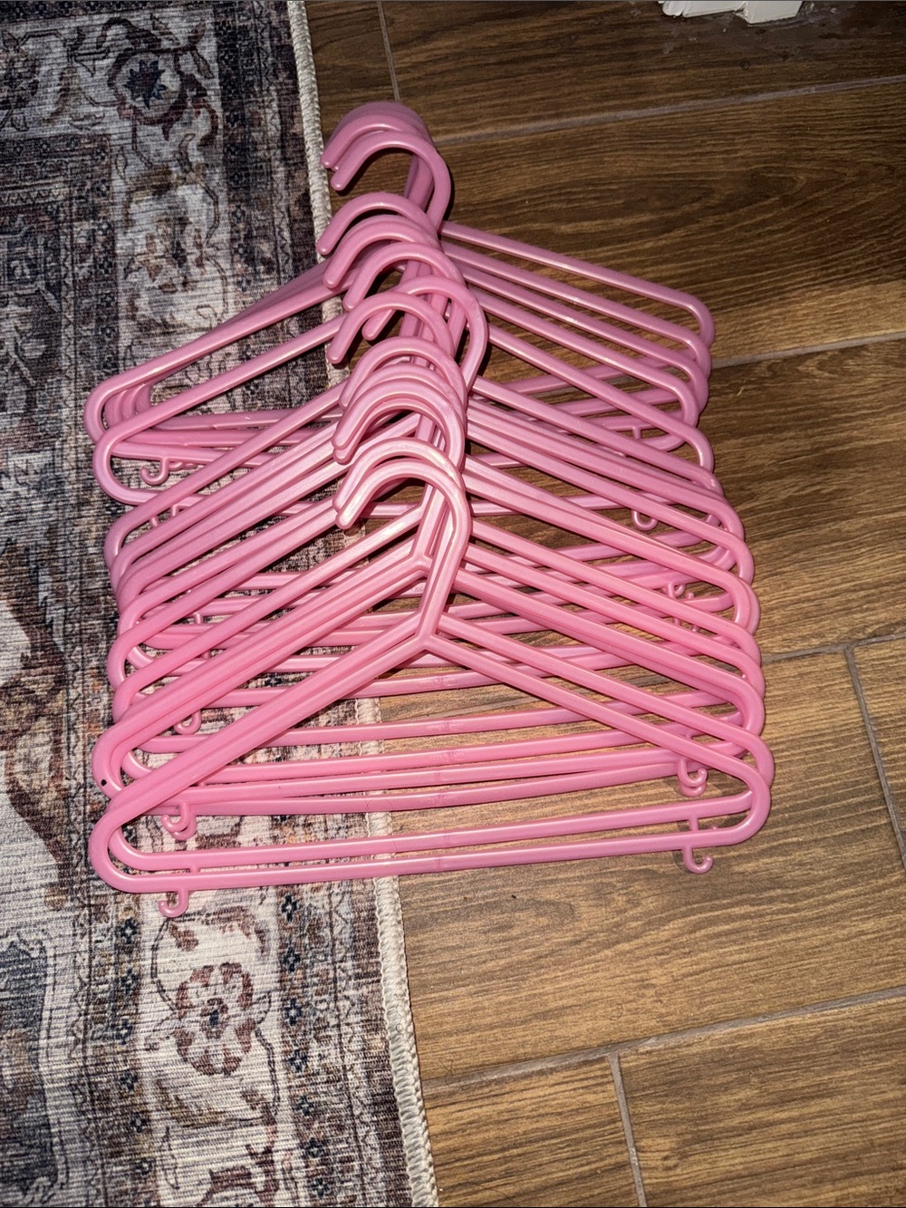 Kids Pink hangers (25 count) - Picture 3 of 5